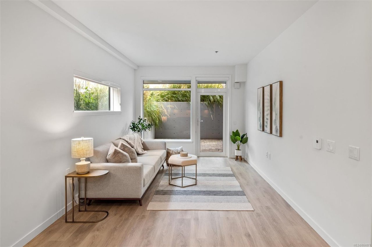 107-7162 West Saanich Rd, Central Saanich