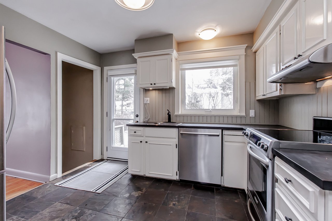 1406 Acton Crescent