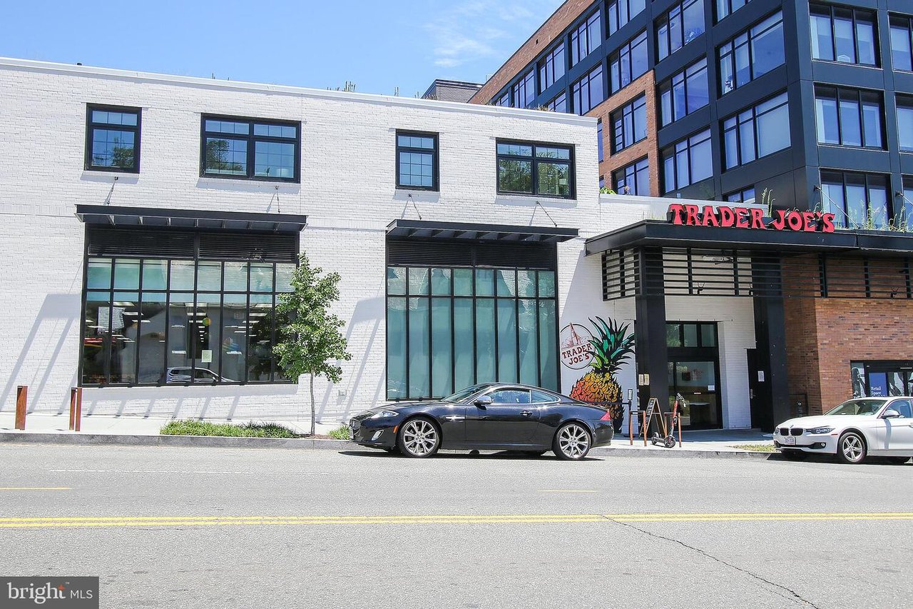 3825 Davis Pl NW, #204