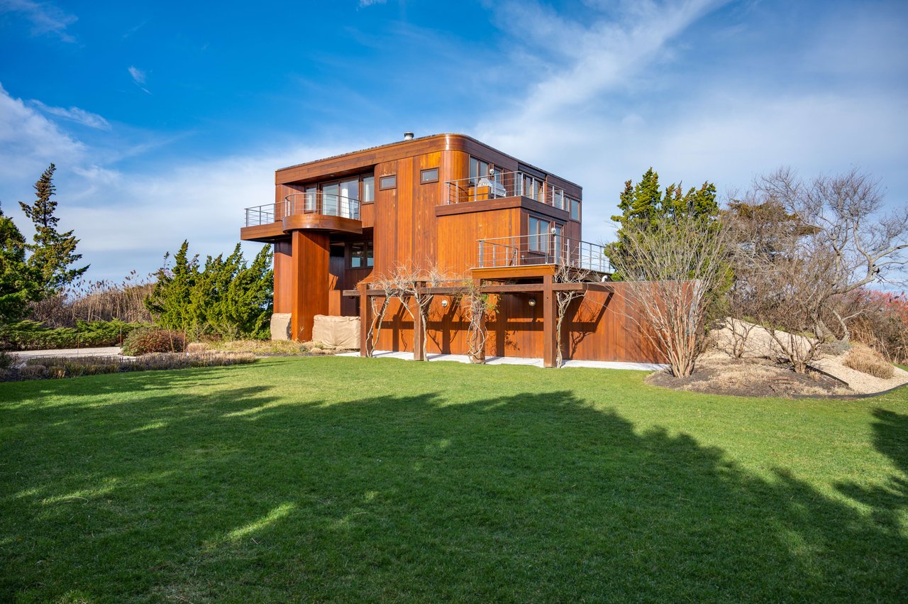 Water Mill Modern in Exclusive Waterfront Enclave