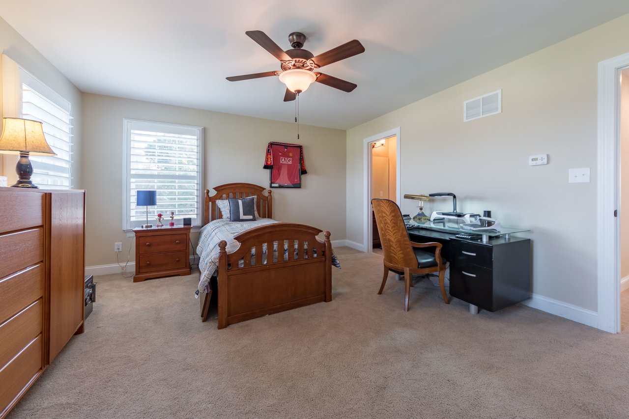 Newer Construction Minutes from Bellerive Country Club
