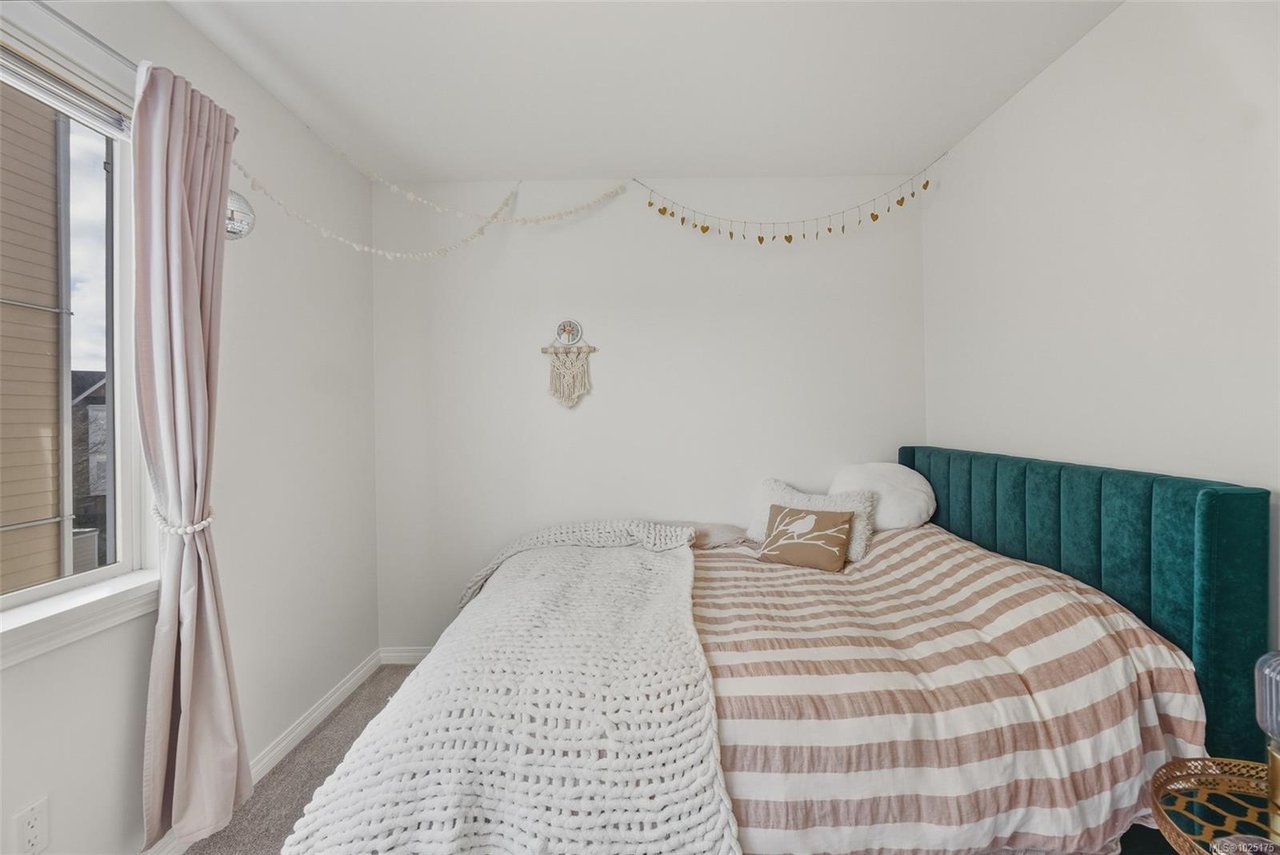 13-60 Dallas Rd, Victoria