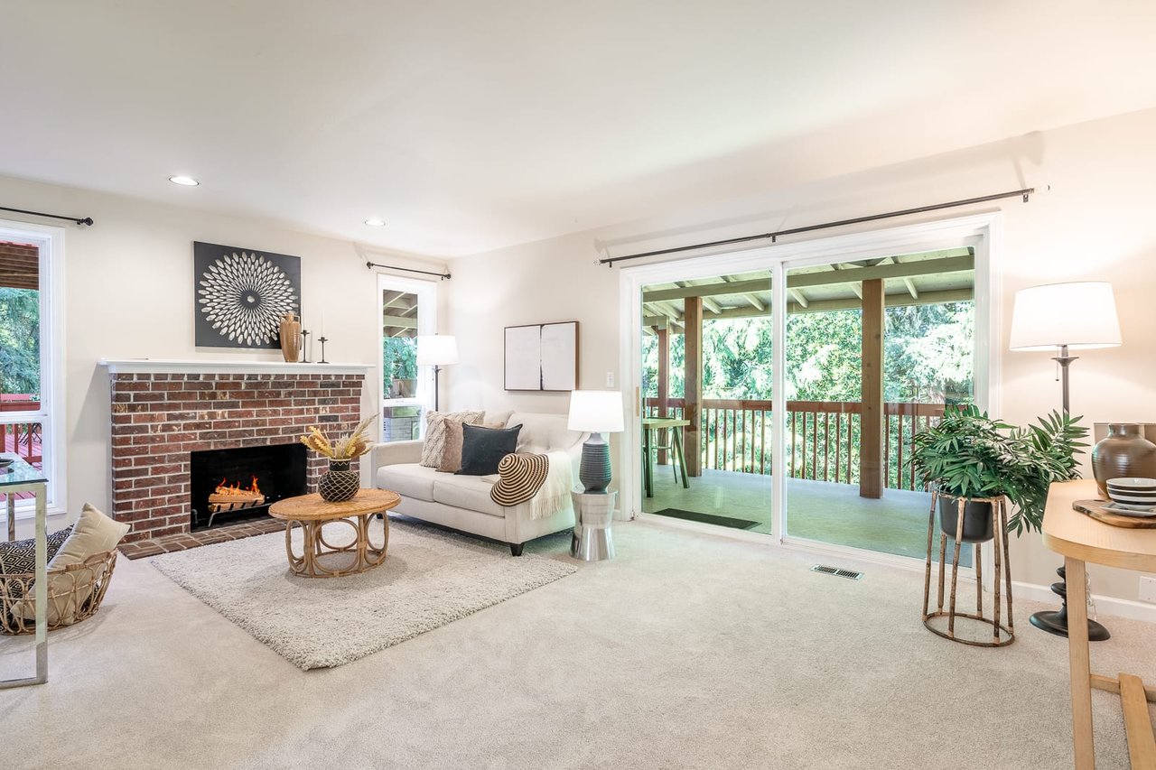 Spacious Duvall Residence