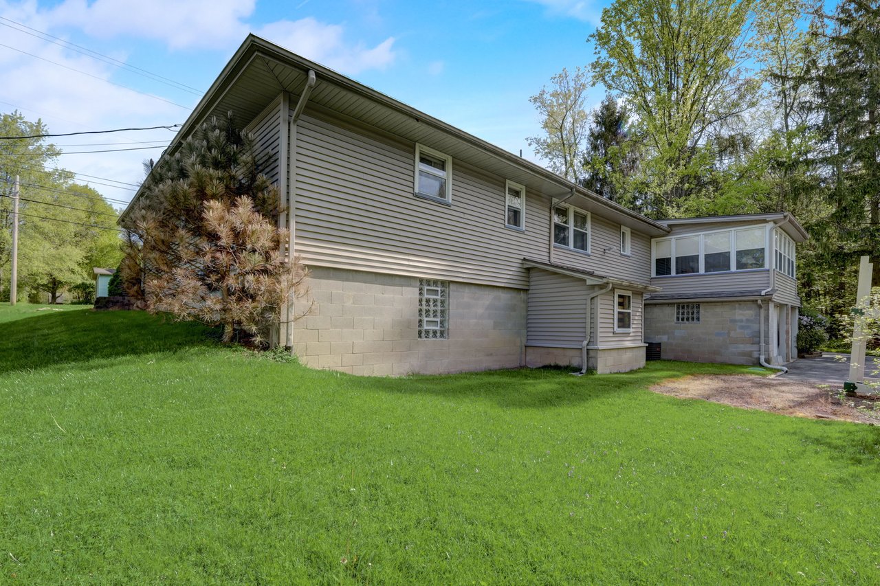 3385 West Western Reserve Rd. 