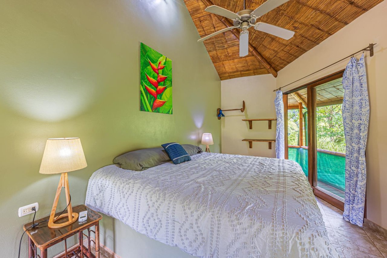 Uvita, Jungle Retreat Center on the Uvita River. Private and 17 Acres