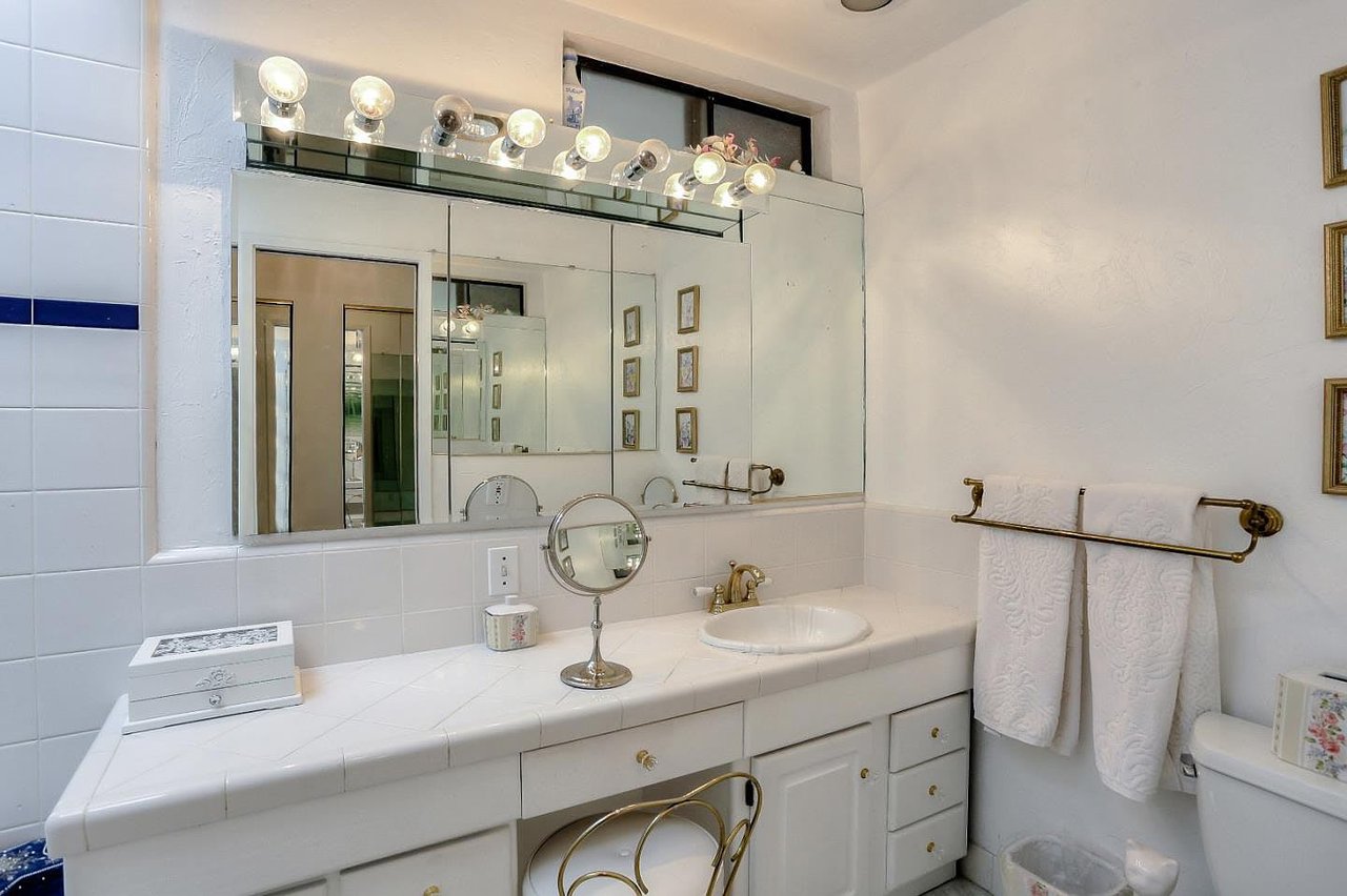 10 Upper Cir