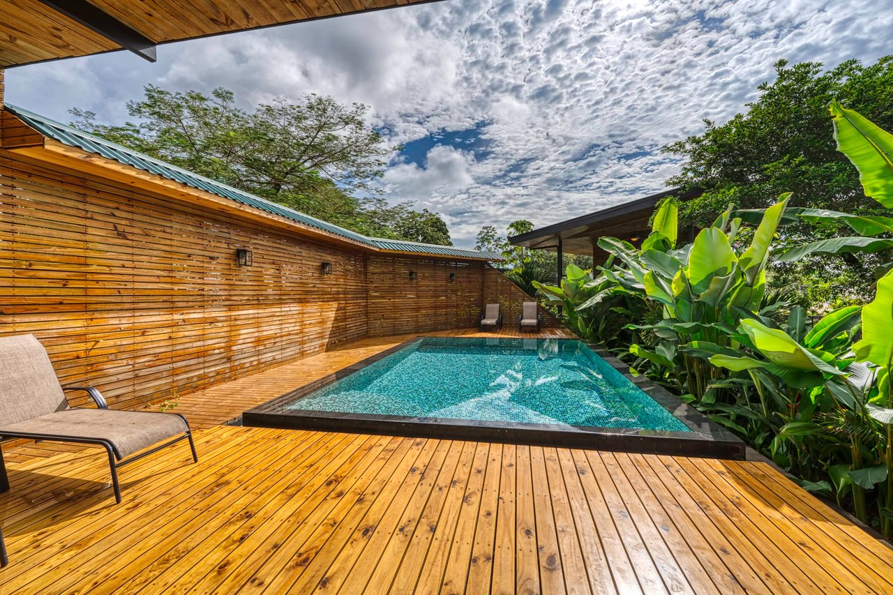 Modern Tropical Villas walking distance to Uvita Town