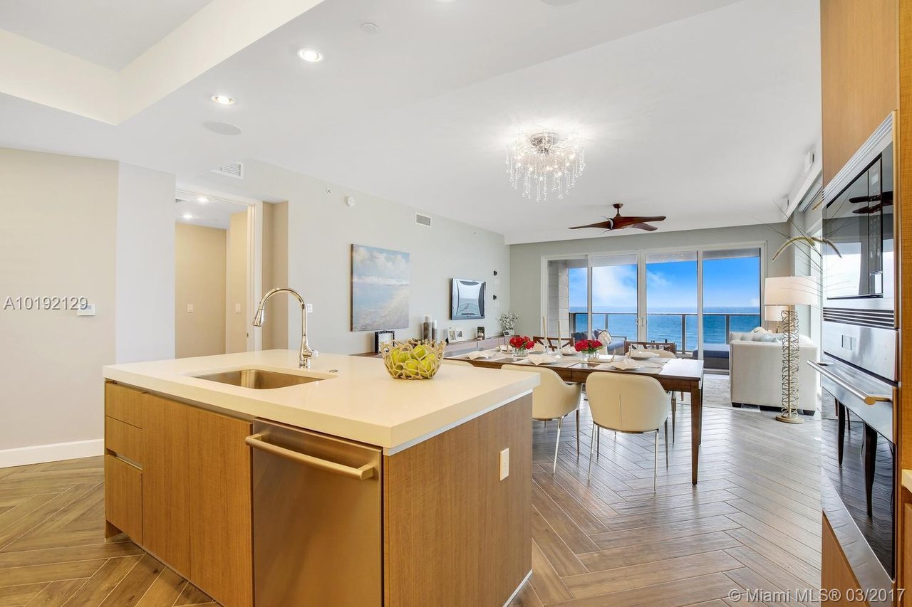 1200 Hillsboro Mile, #1206