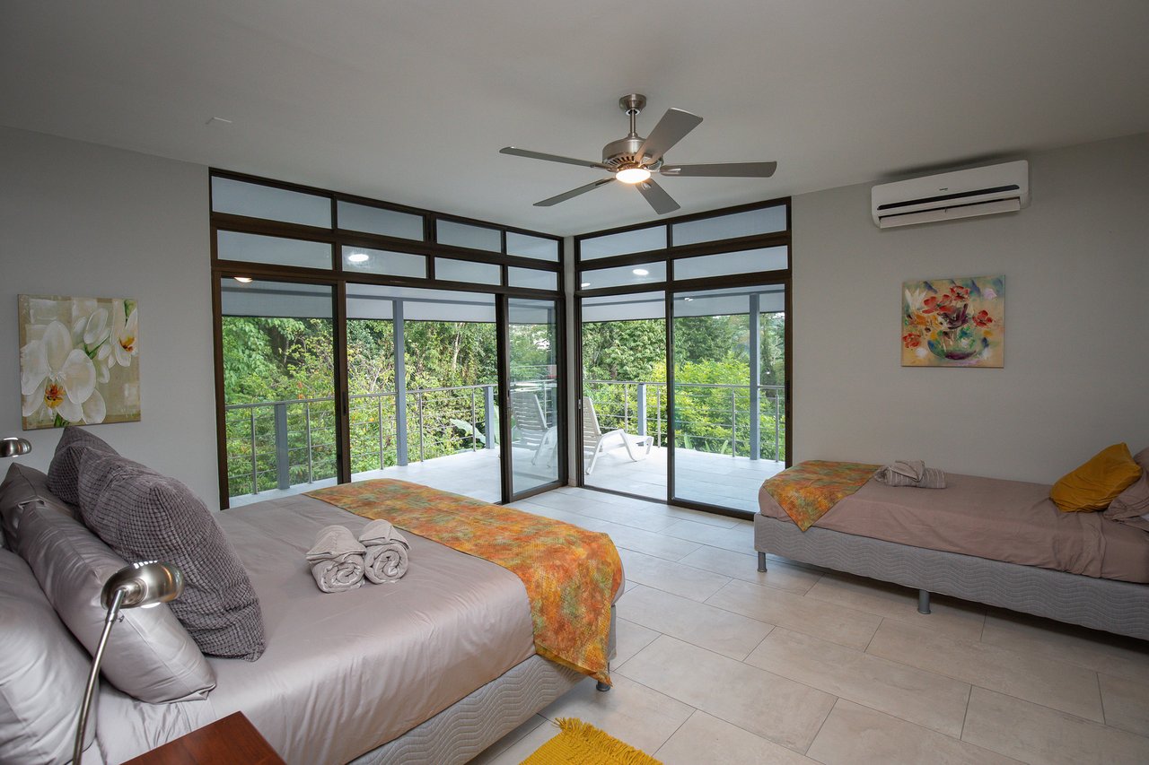 Rainforest Estate with Guest House, Dominical, Puntarenas