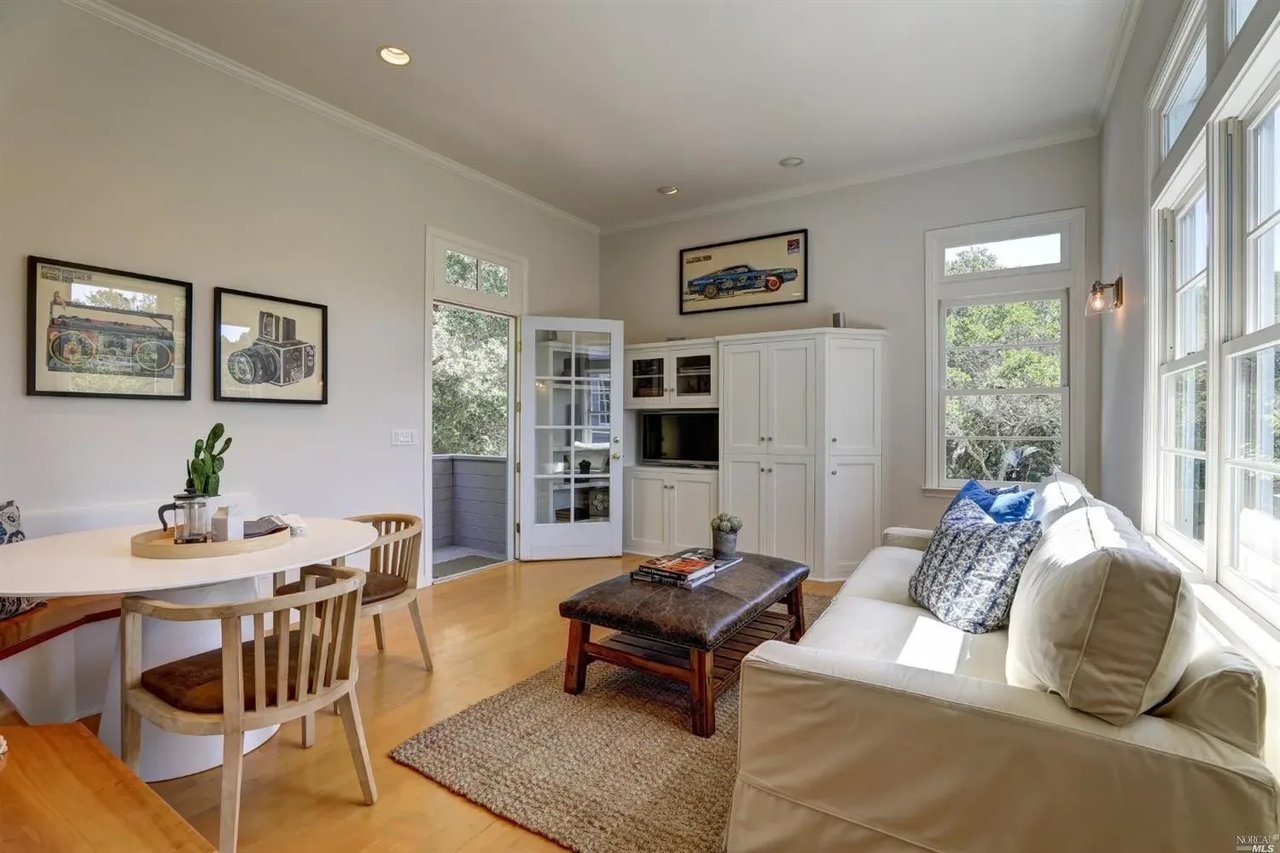 116 Winding Way