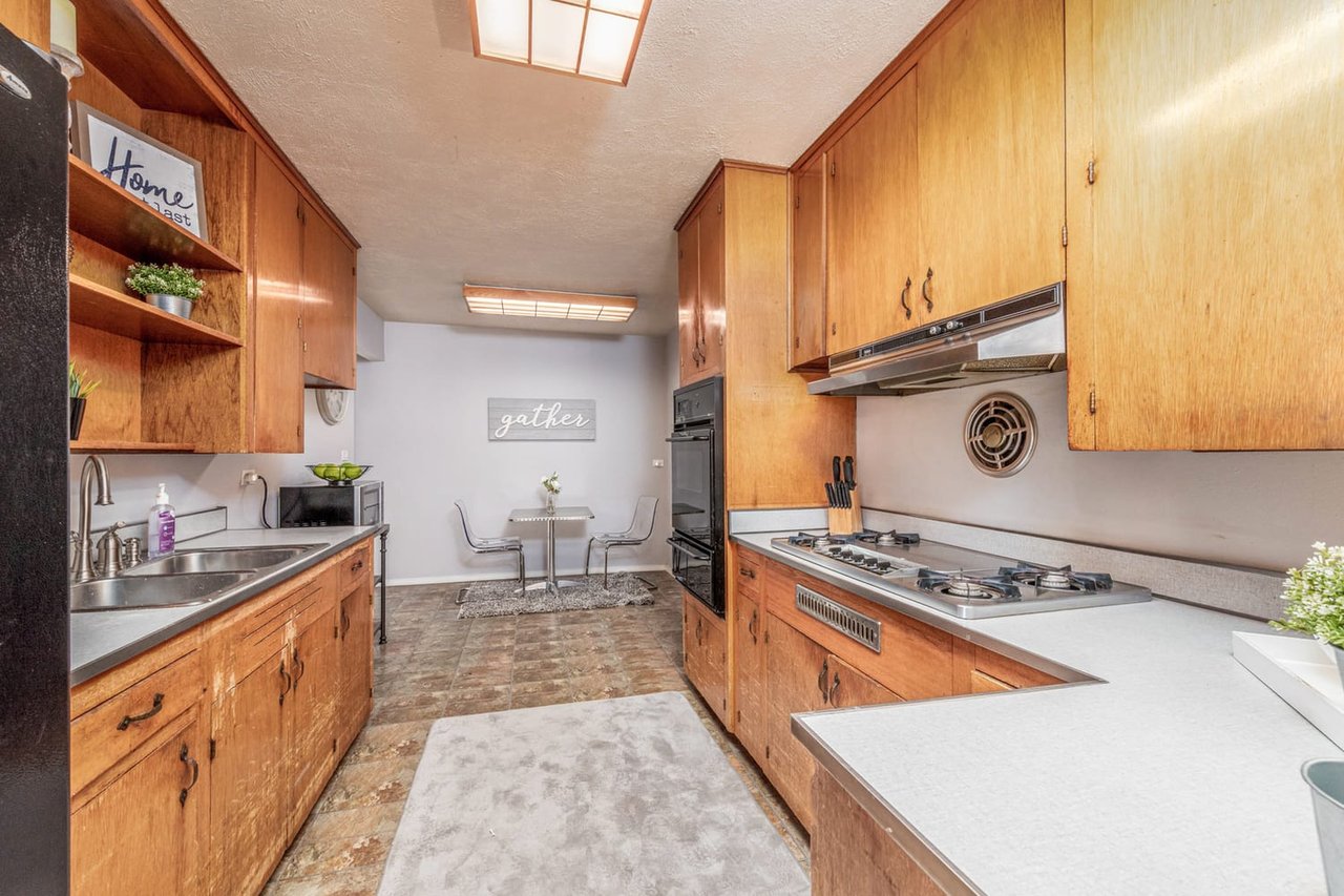 295 Glendale Ln 
