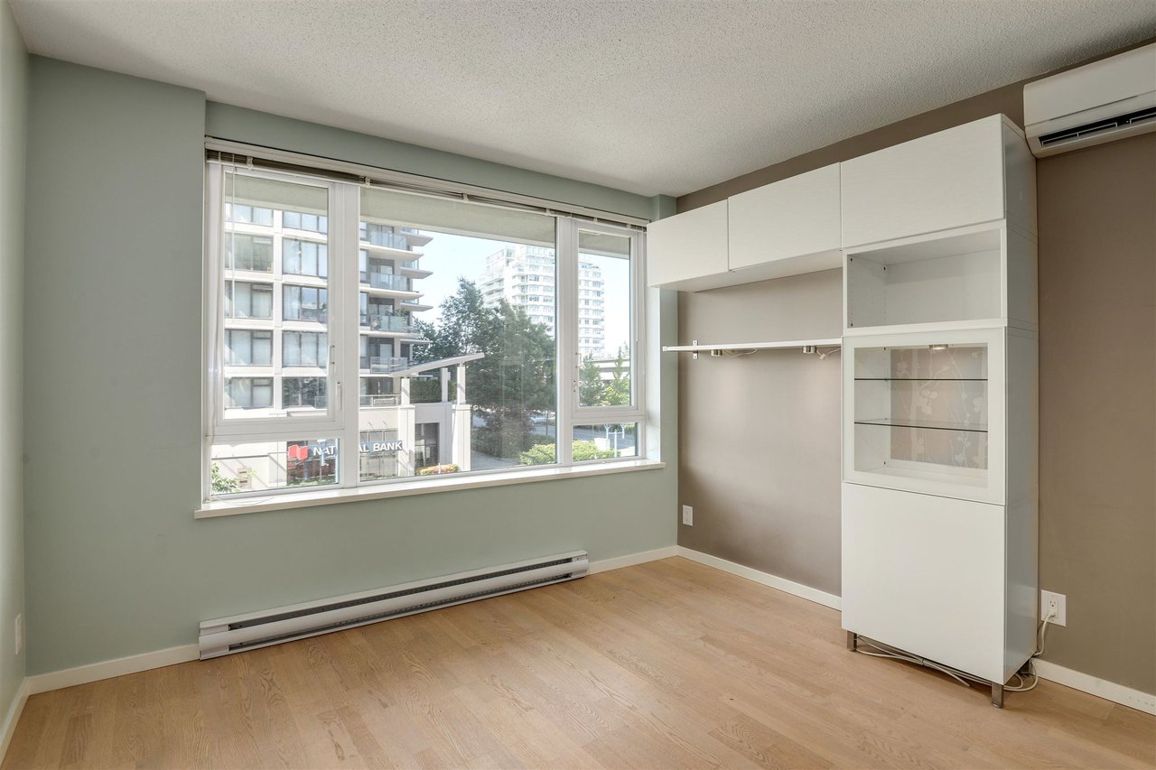 302-7988 Ackroyd Rd