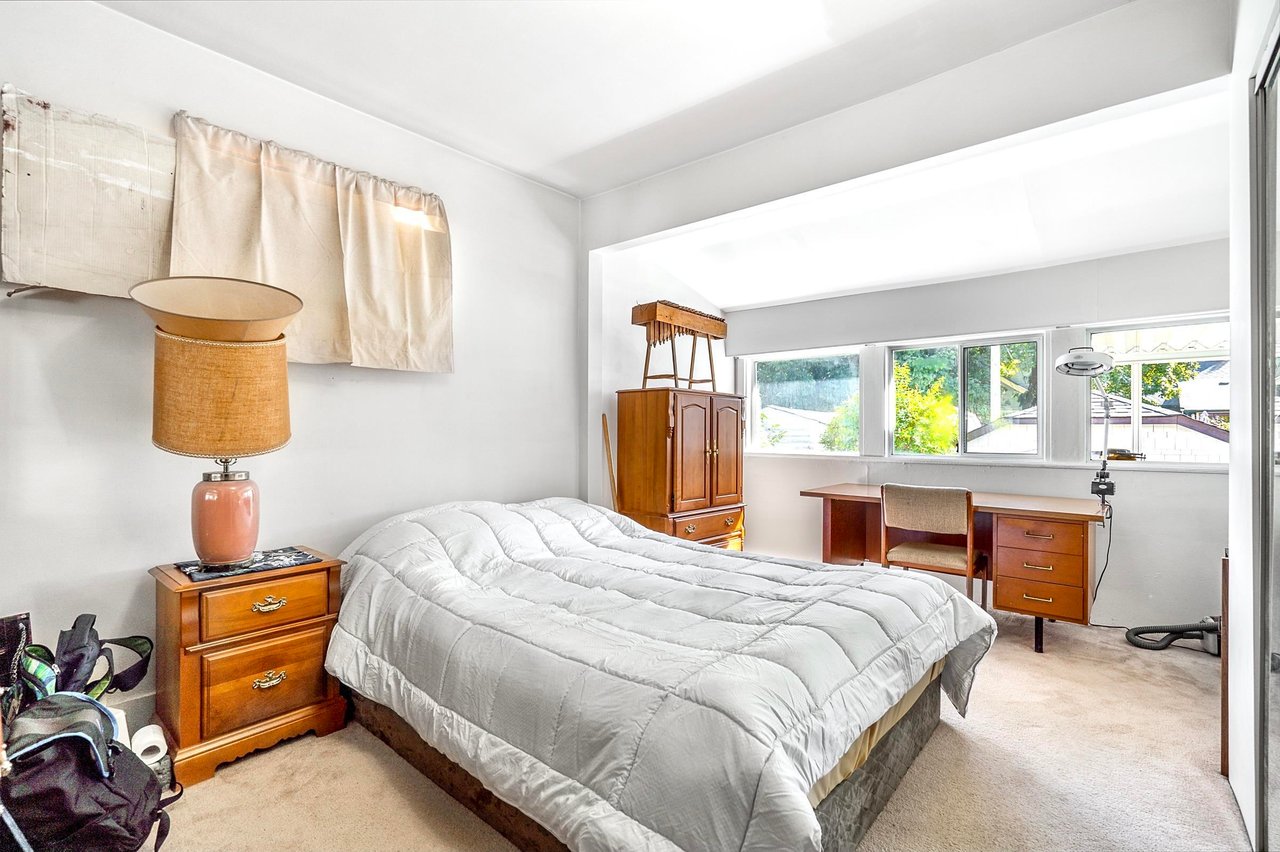 470 W 20th Ave
