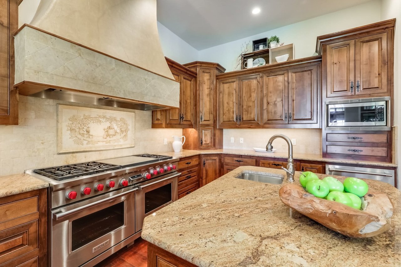 7728 Escala Dr