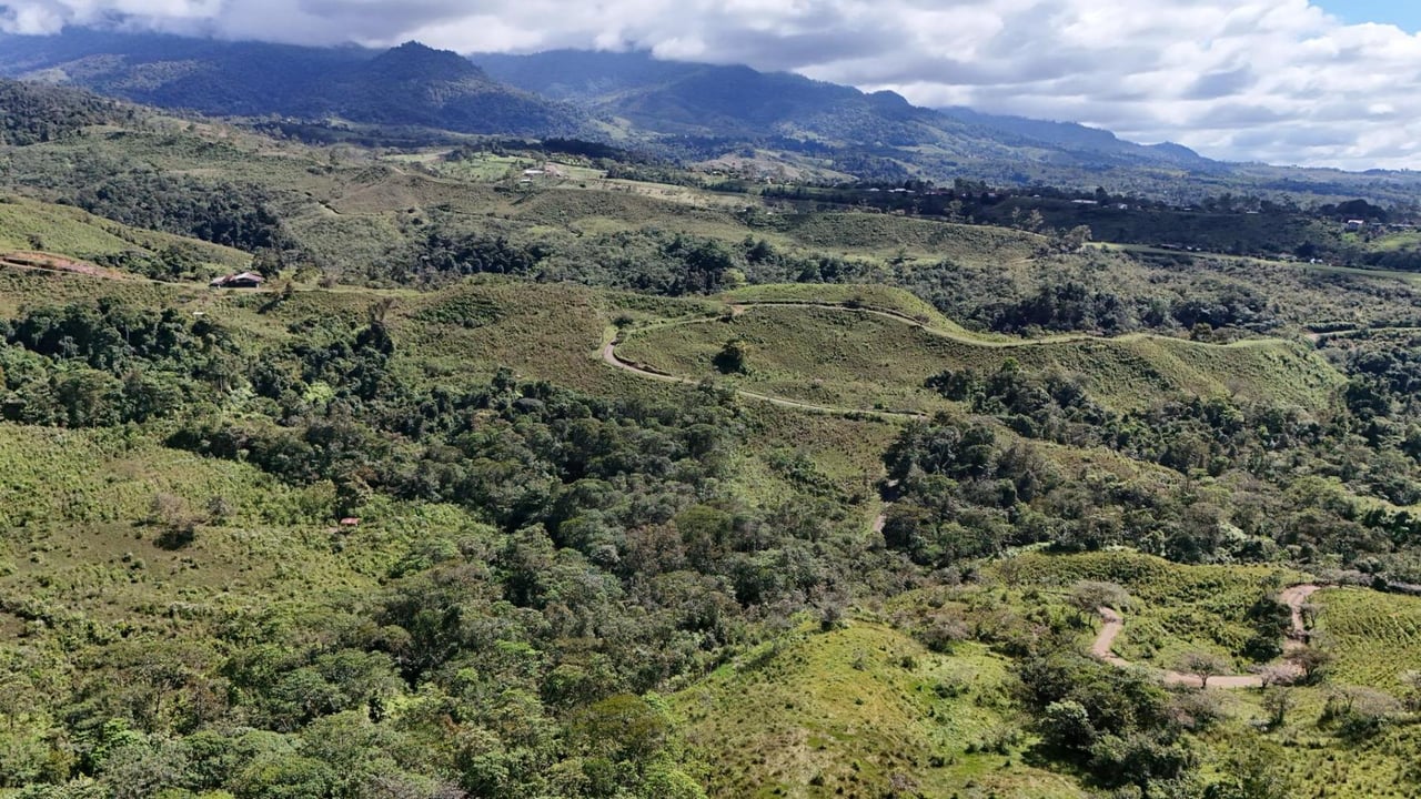 River and Waterfall Ranch, Perez Zeledon, San Jose