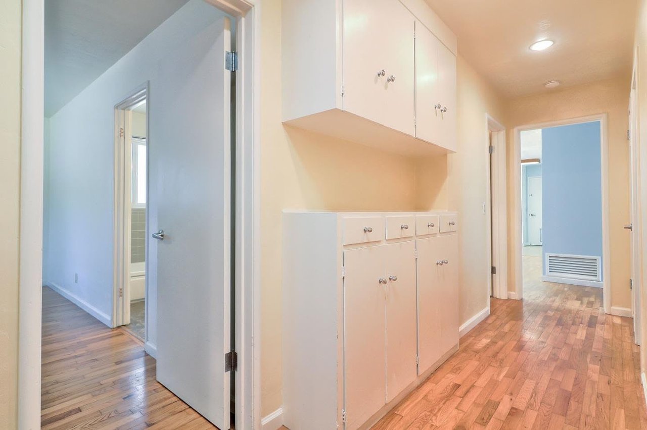 2887 Oak Knoll Rd