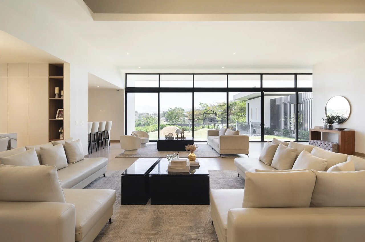 Contemporary Luxury Garden Estate, Heredia