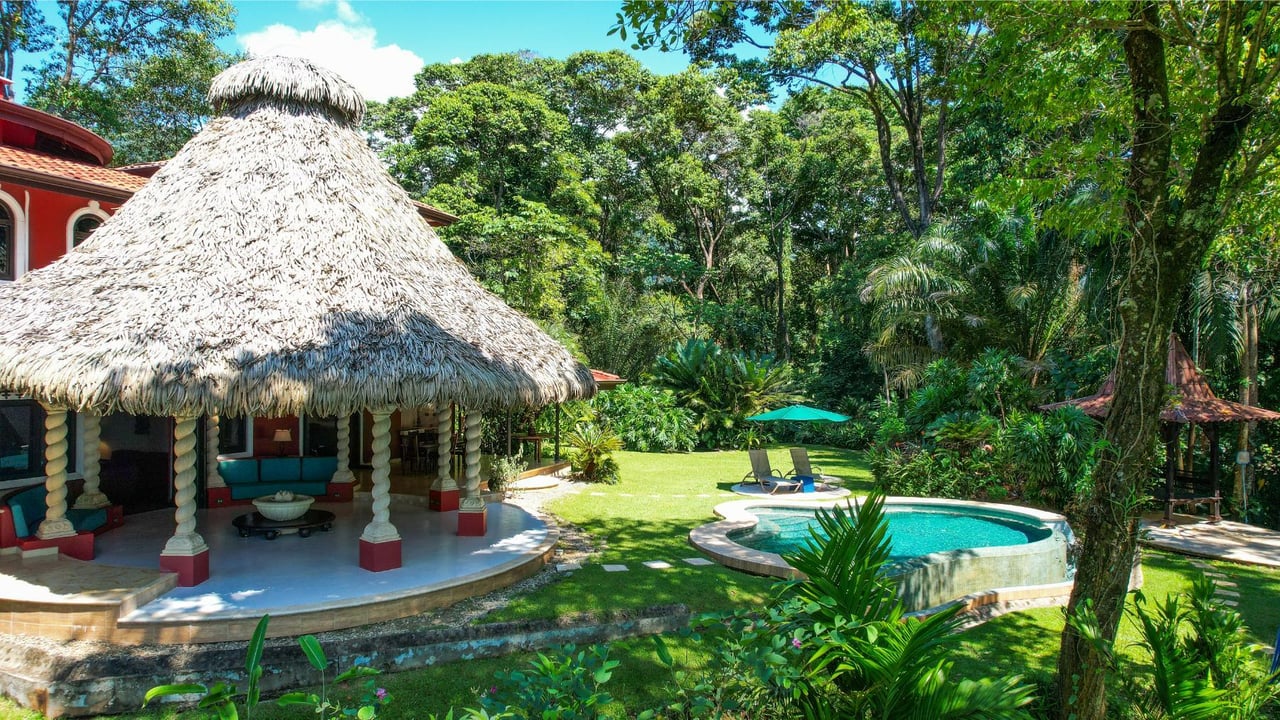 Colonial Oceanfront Estate, Dominical, Puntarenas