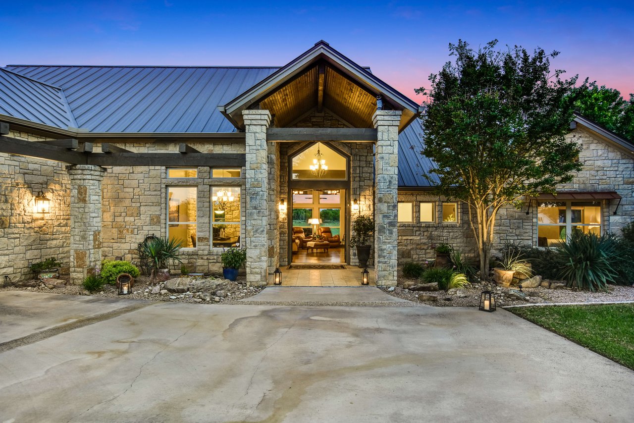 106 Meadow Bend Dr