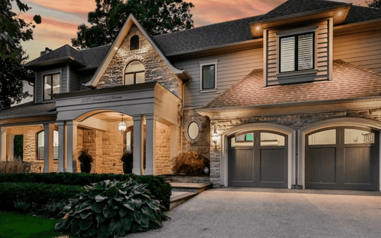 Market Trends in Oakville Luxury Real Estate: What’s Influencing Property Values