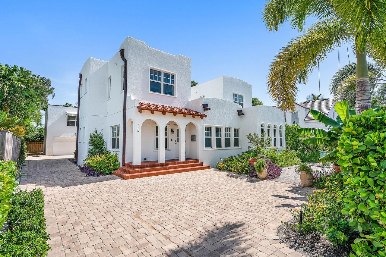 215 Pilgrim Rd