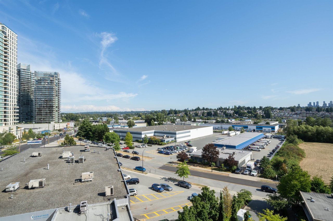 706-2133 Douglas Rd