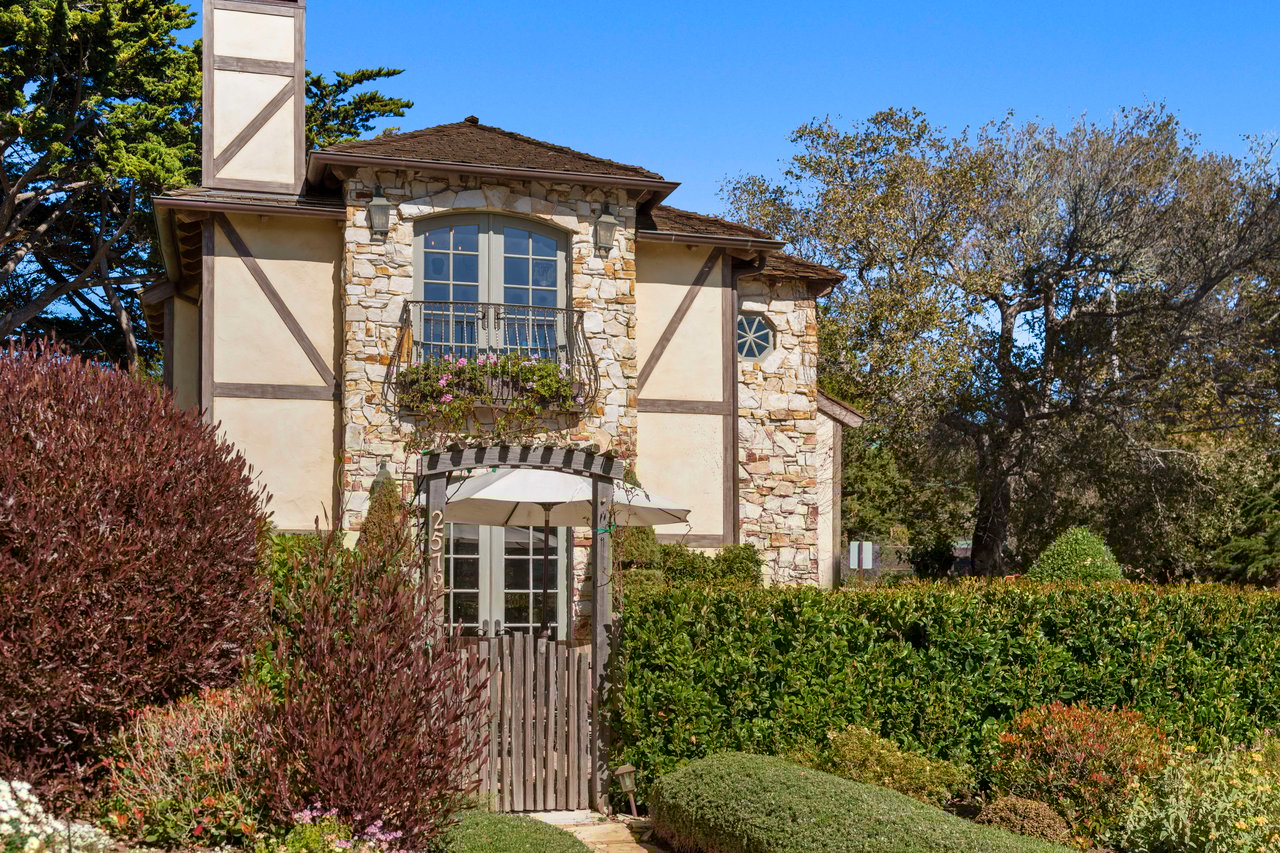 Carmel Cottage in 14th