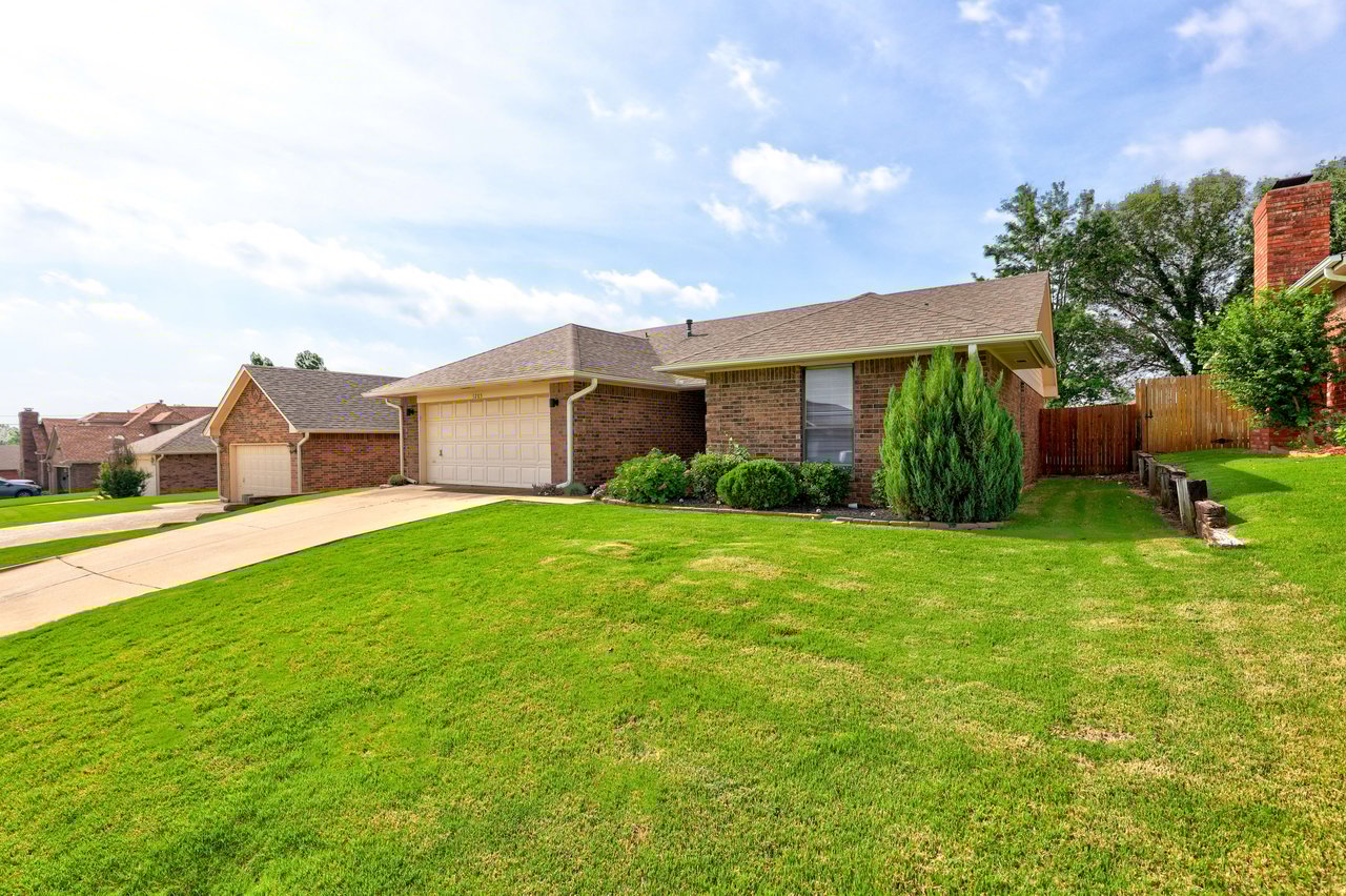 1205 Windsor Place