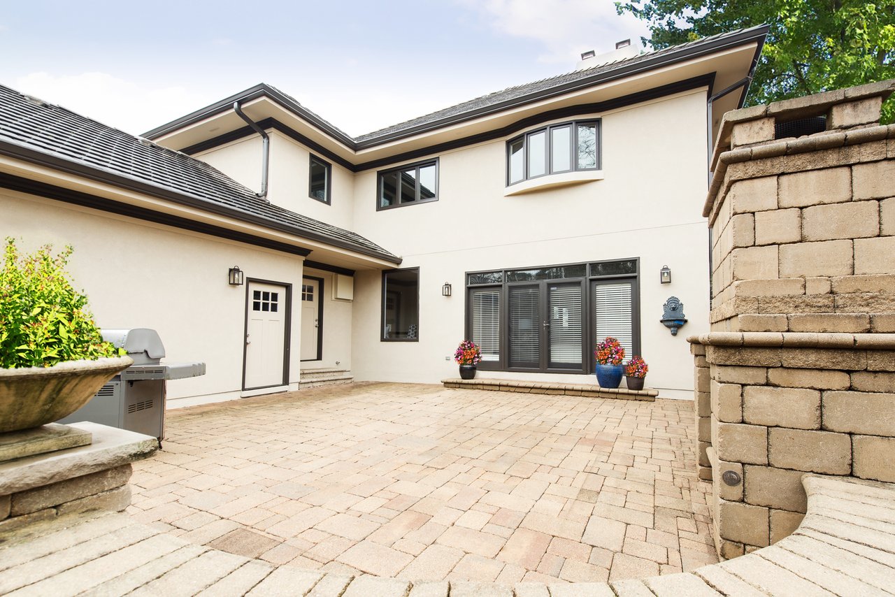 Experience Luxury Living In This Stunning Home