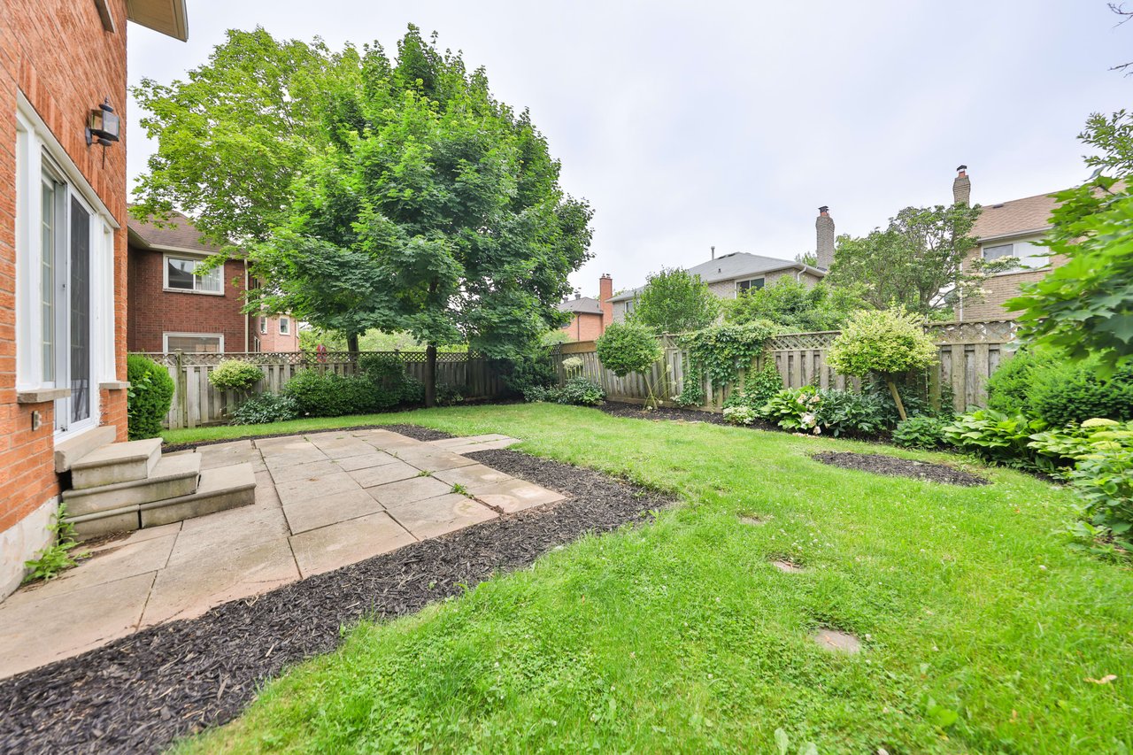 2044 Grand Blvd, Oakville