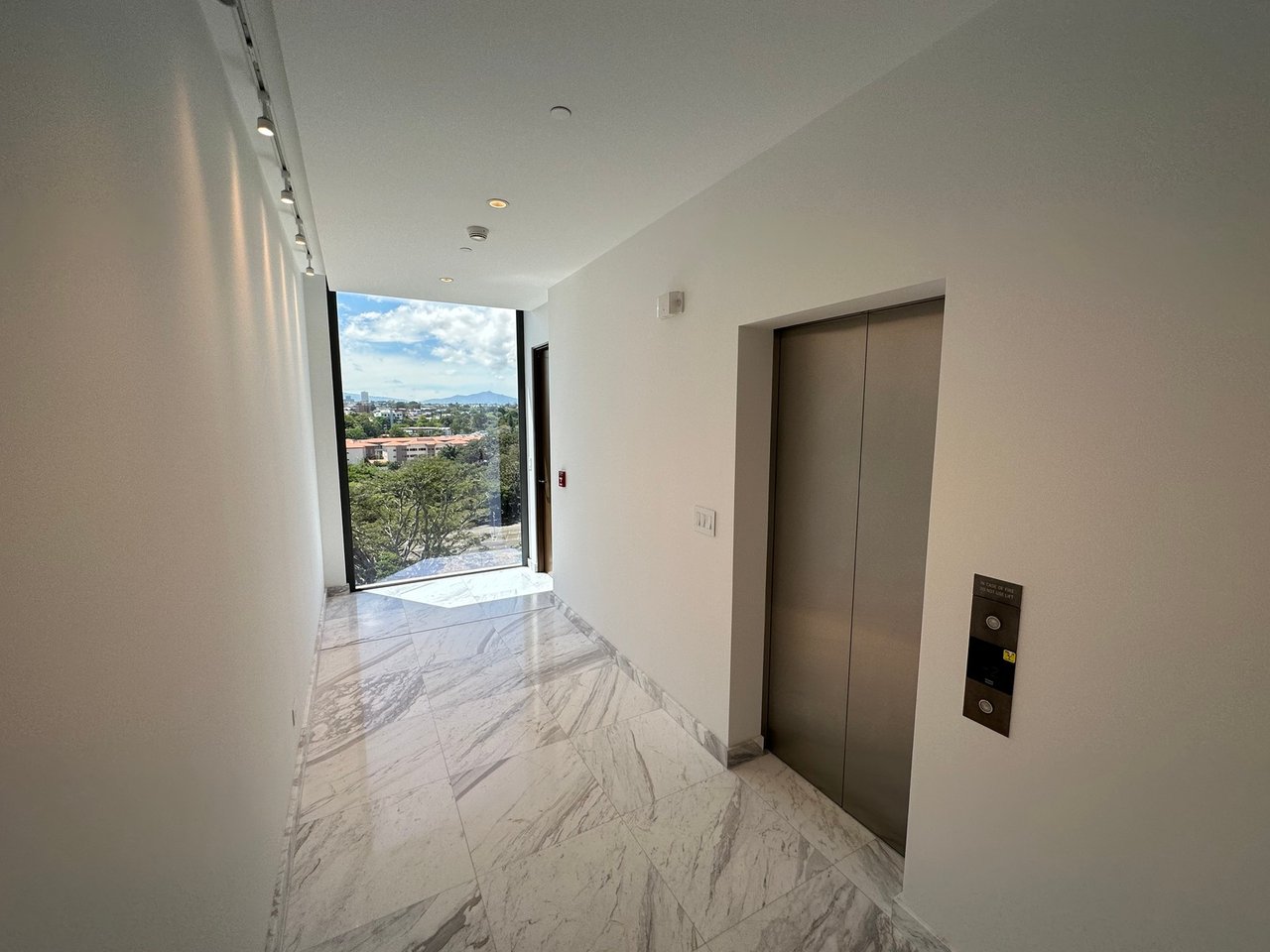 Panoramic View Luxury Penthouse, Escazu, San Jose