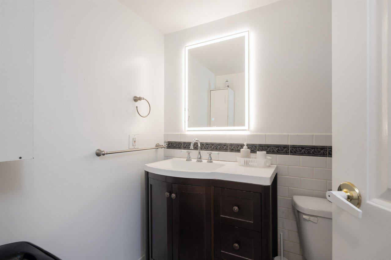 212-5932 Patterson Avenue, Burnaby