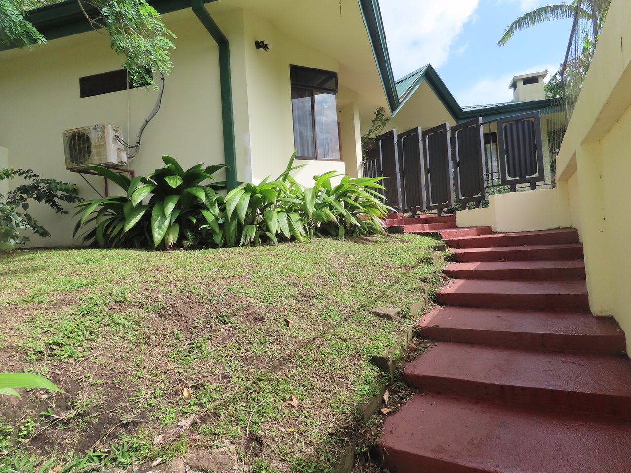 Modern Home with Guesthouse, Lake Arenal, Alajuela
