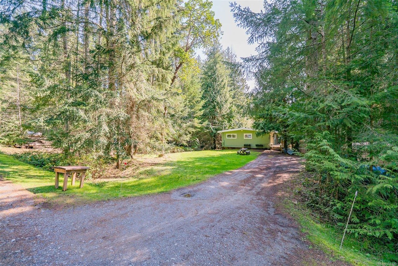 447 Berg Rd