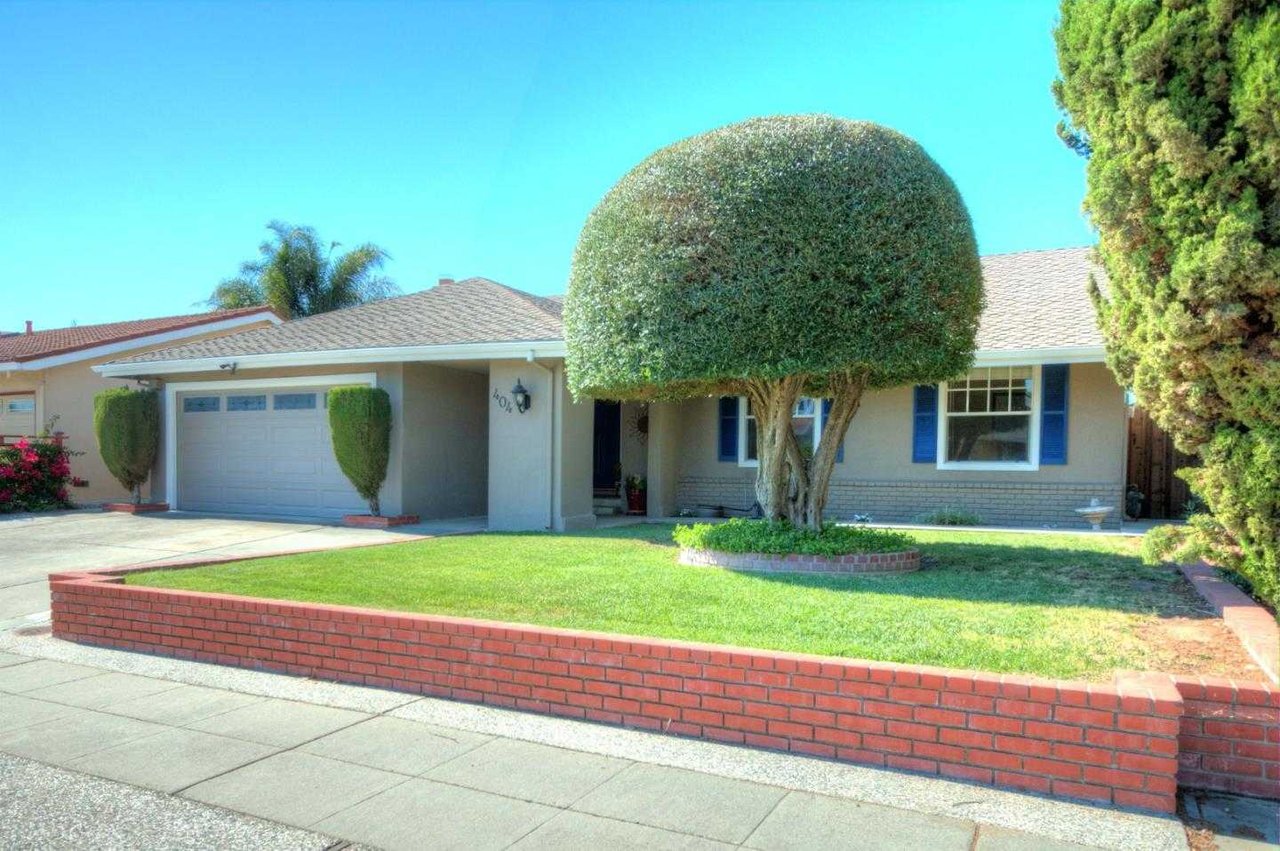404 Avenida Abetos