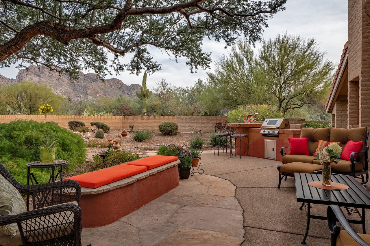 Unique Estate in Oro Valley Country Club