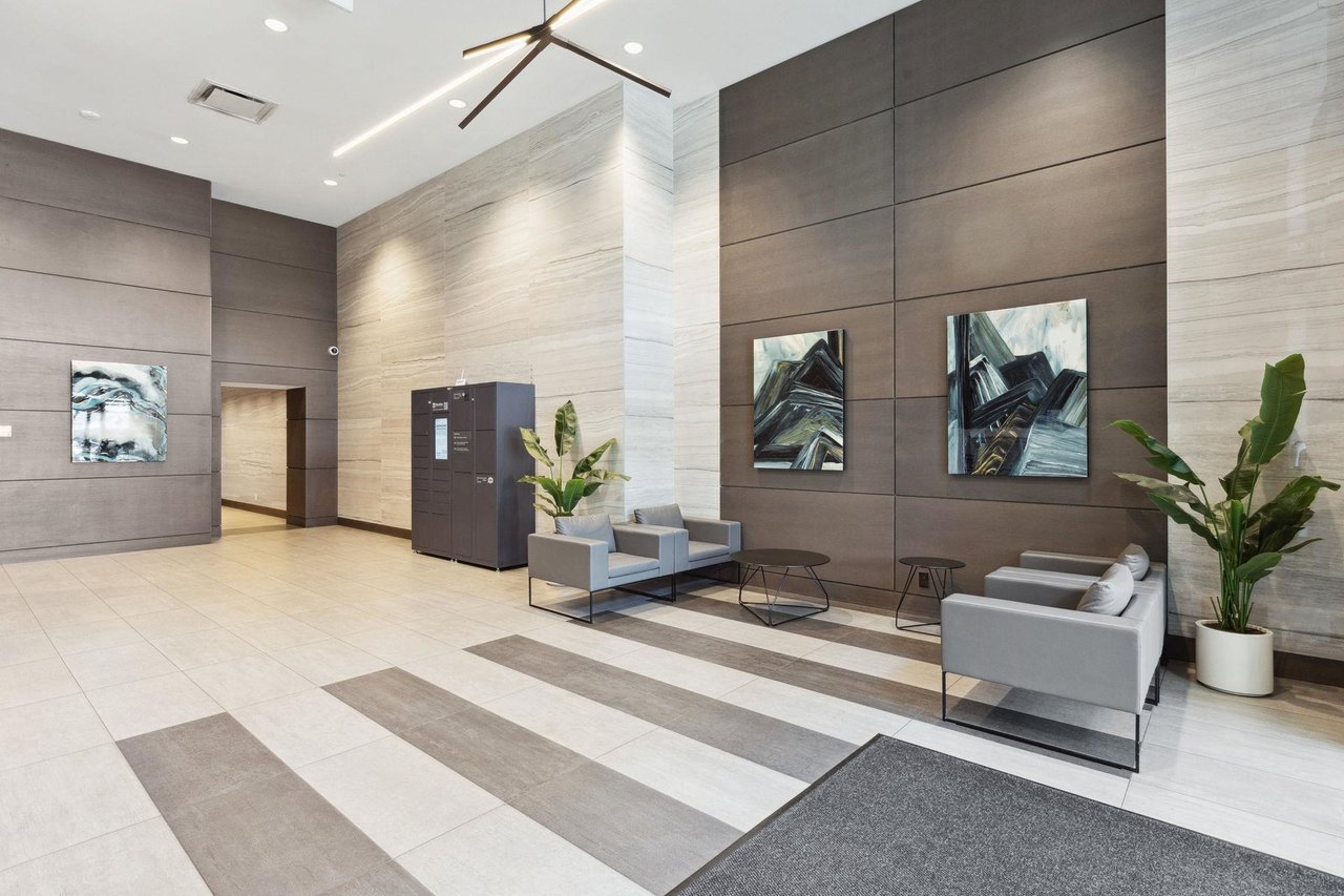 304-2780 Valley Centre Ave