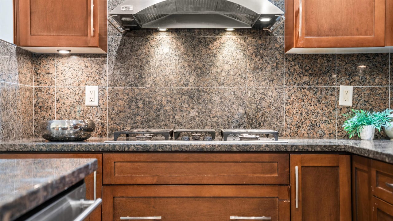 209-6333 Larkin Dr