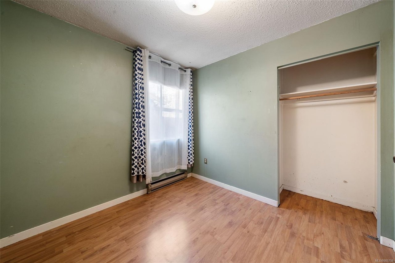 307 Henry St