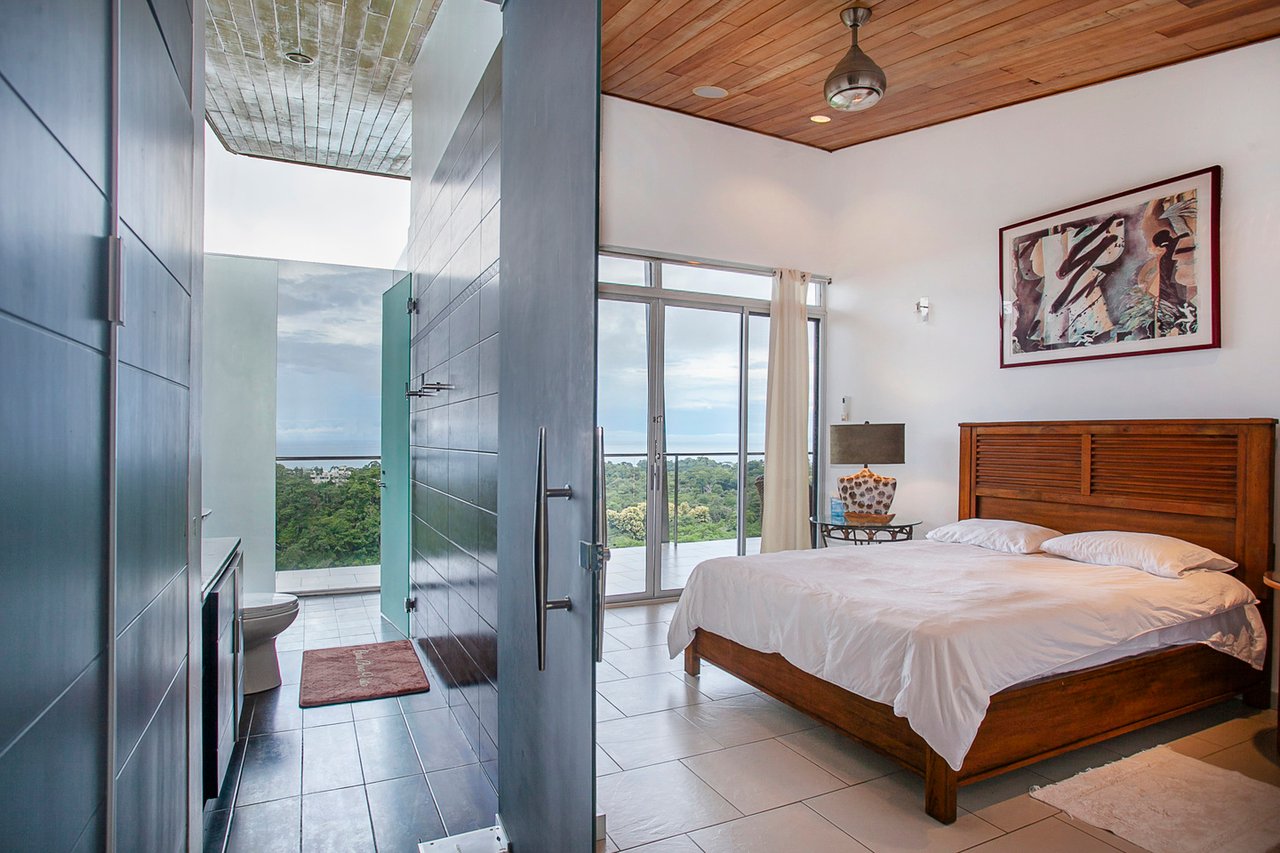 Solar Powered Hilltop Estate, Manuel Antonio, Puntarenas
