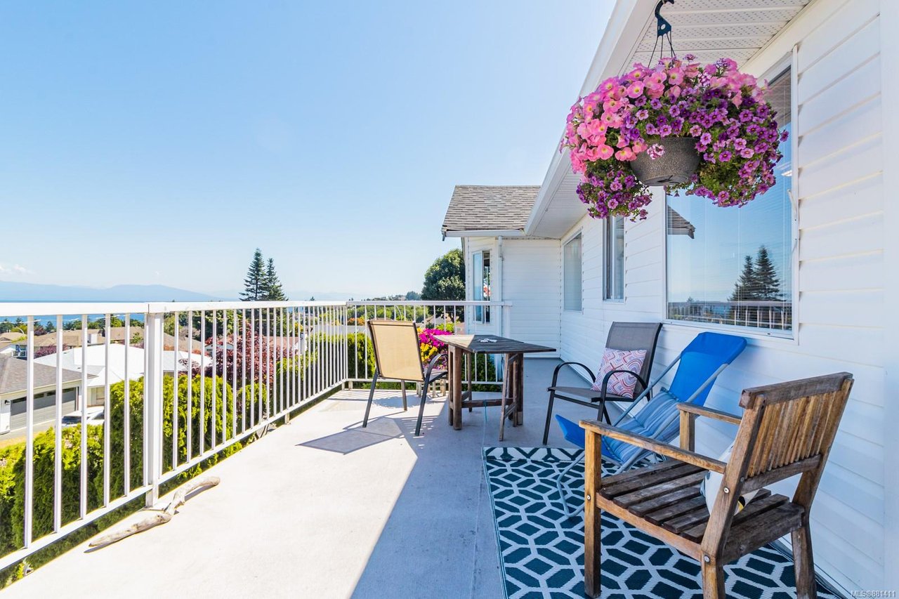5270 Catalina Dr, Nanaimo