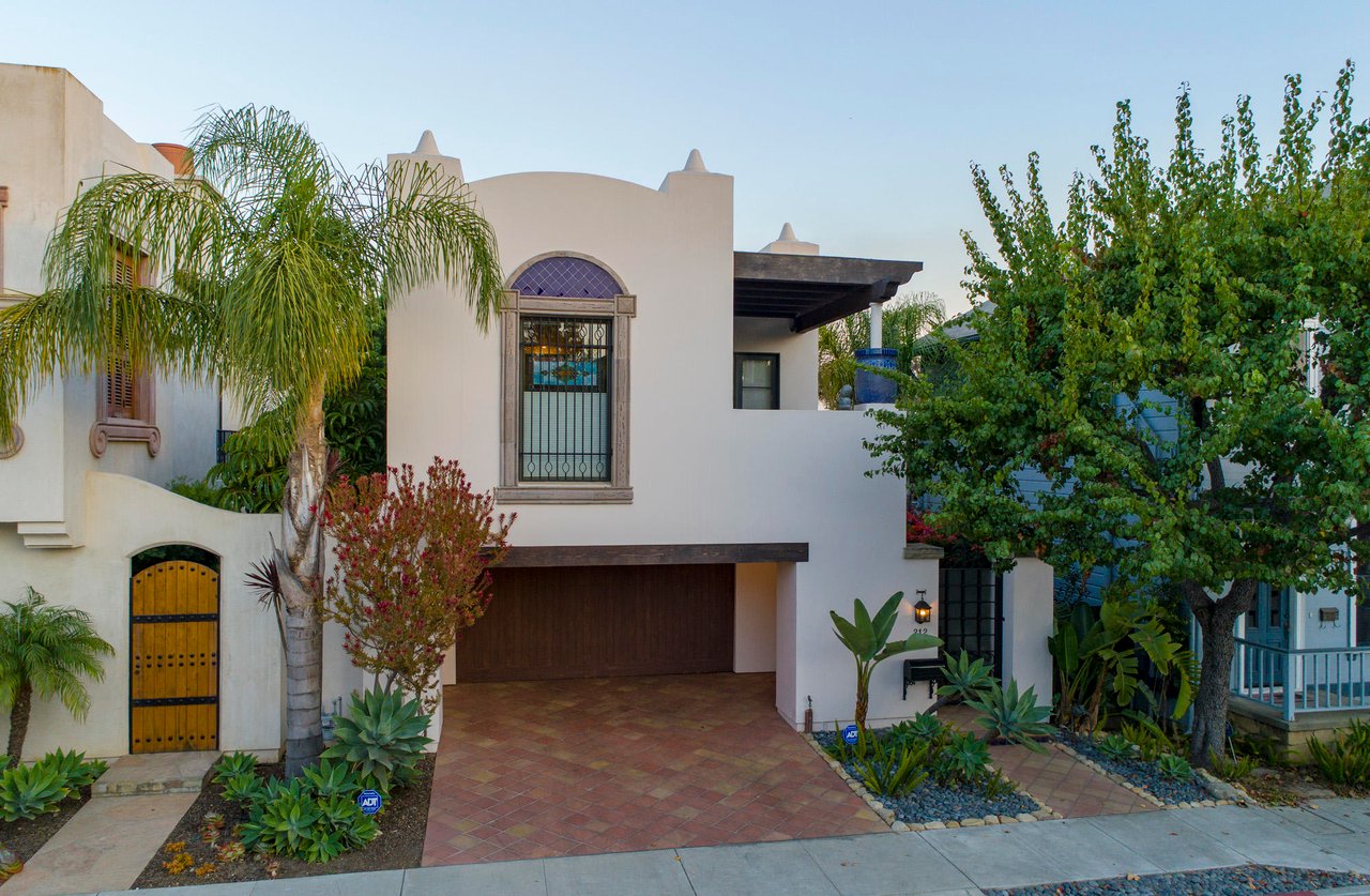 212 Equestrian Ave