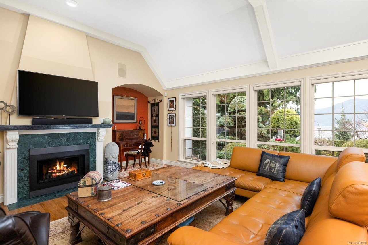 4349 Kingscote Rd, Cobble Hill