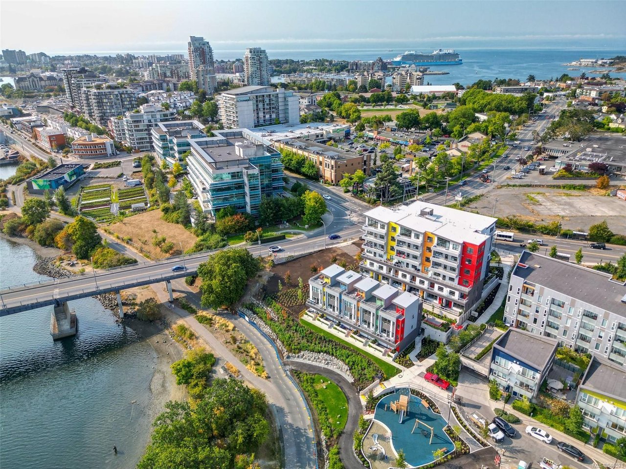 505-757 Tyee Rd, Victoria