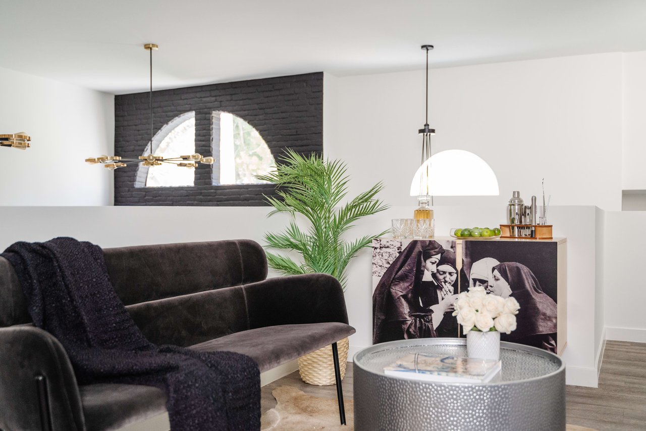 136 S Clark Dr #6
