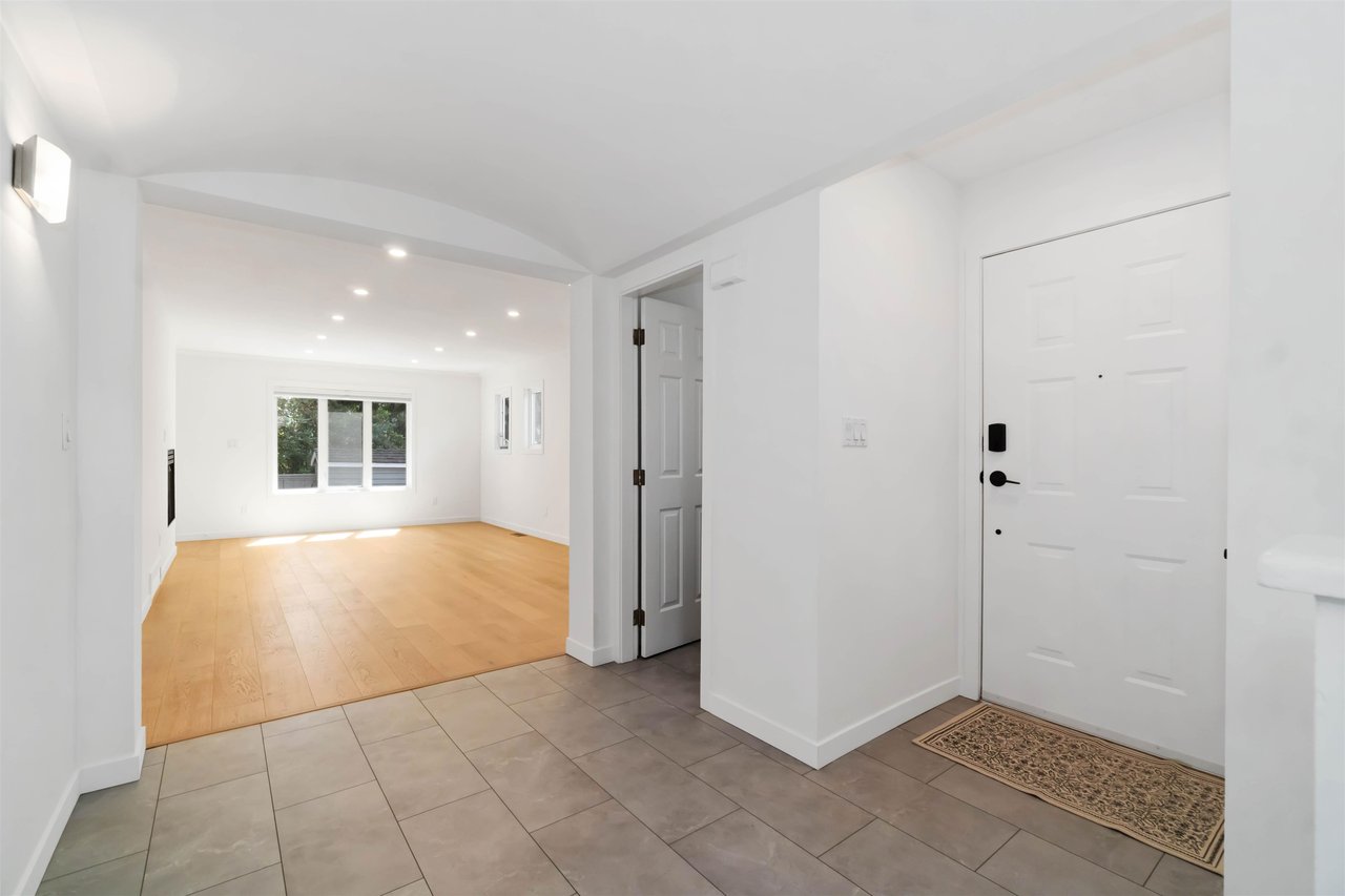 1583 Bowser Ave