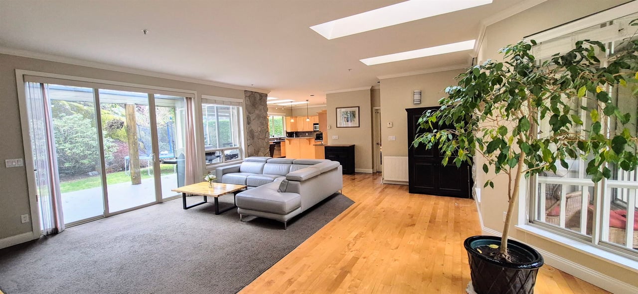 158 Stonegate Dr