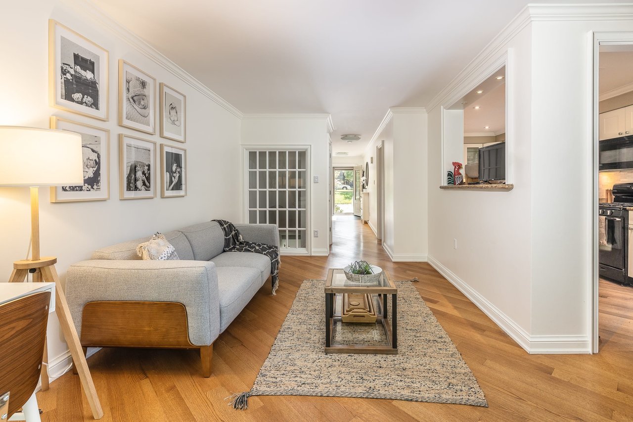FAMILY TOWNHOME OFF THE PARK
