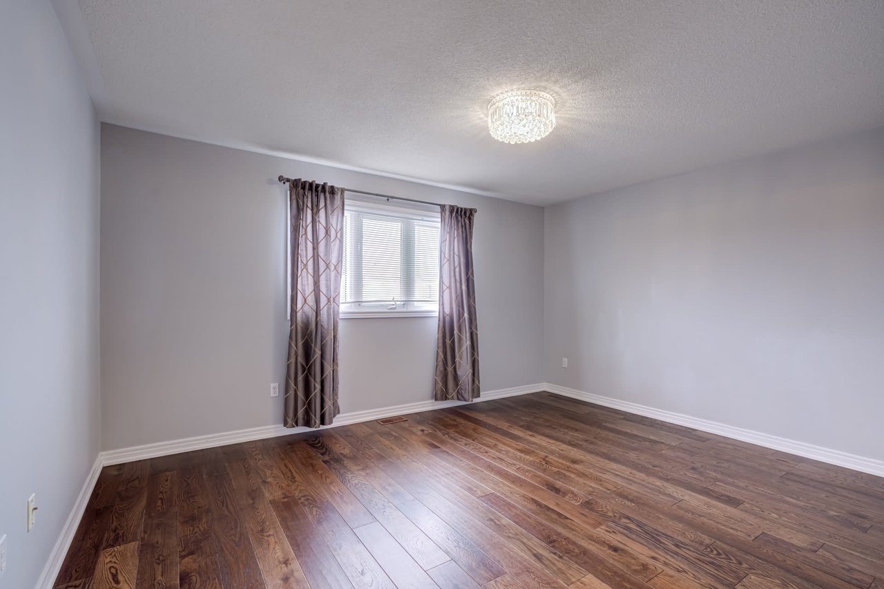 11 Cathmar Dr