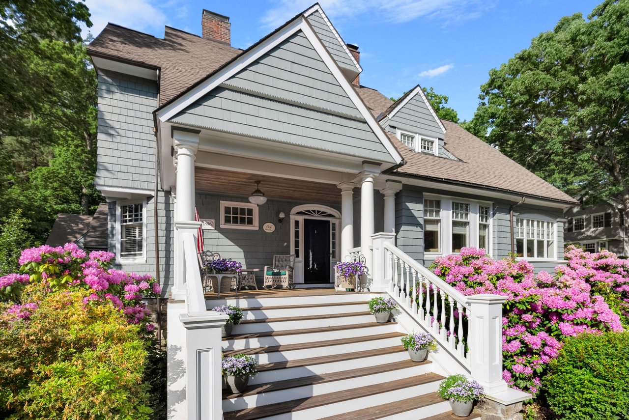 64 Abbott Rd